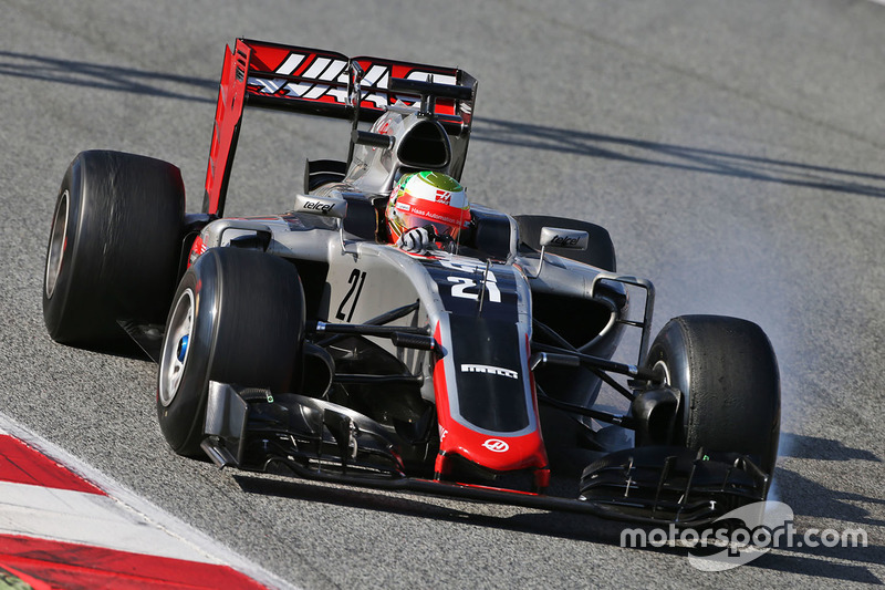 Esteban Gutierrez (Haas F1 Team VF-16) és a blokkoló kerekek