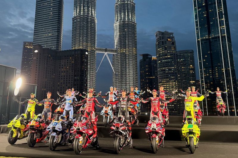 Photo de famille des pilotes MotoGP