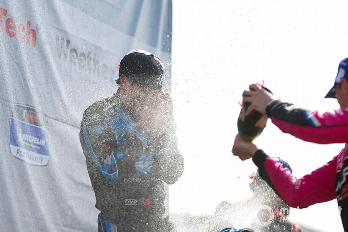 #60 Meyer Shank Racing W/Curb-Agajanian Acura DPi: Oliver Jarvis, Tom Blomqvist, #10 Wayne Taylor Racing Acura ARX-05 Acura DPi: Ricky Taylor, Filipe Albuquerque