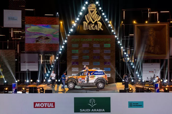 #238 X-Raid Mini John Cooper Works Rally Mini: Laia Sanz, Maurizio Gerini