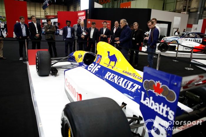 Giorgio Piola, de Motorsport Network, recorre la exhibición histórica de coches