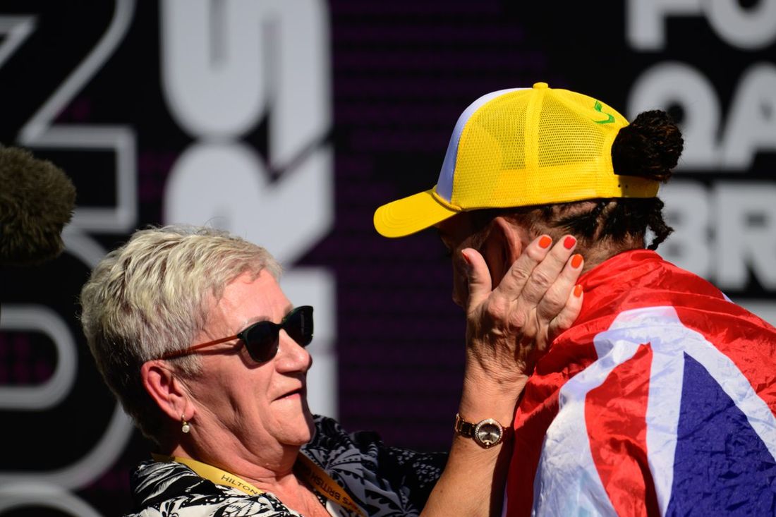 Carmen Larbalestier, matka Lewisa Hamiltona, Mercedes-AMG