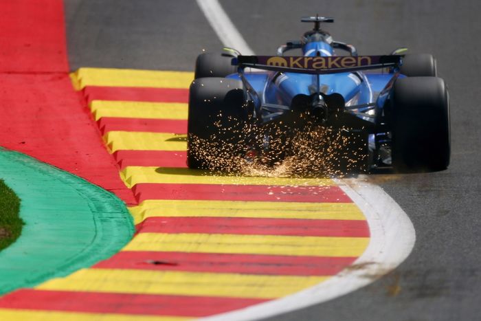 Sparks fly behind Alex Albon, Williams