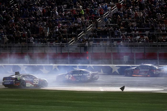 Daniel Suárez, Trackhouse Chevrolet, Ryan Blaney, Team Penske Ford