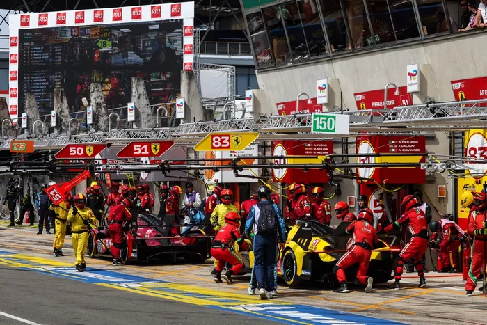#83 AF Corse Ferrari 499P: Robert Kubica, Yifei Ye, Philip Hanson