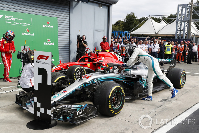 Valtteri Bottas, Mercedes AMG F1 W09, y Lewis Hamilton, Mercedes AMG F1 W09