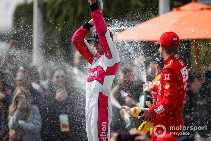 Podio: ganador Kyle Kirkwood, Andretti Autosport Honda, tercer lugar Marcus Ericsson, Chip Ganassi Racing Honda