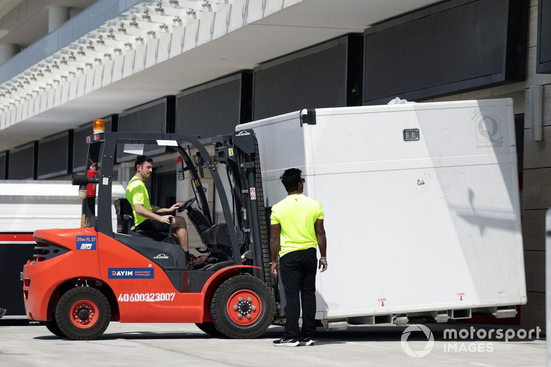 Fracht przybywający na tor