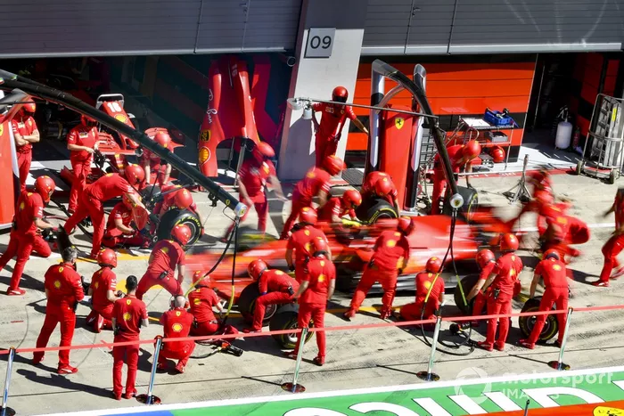 Ferrari practica los pitstops