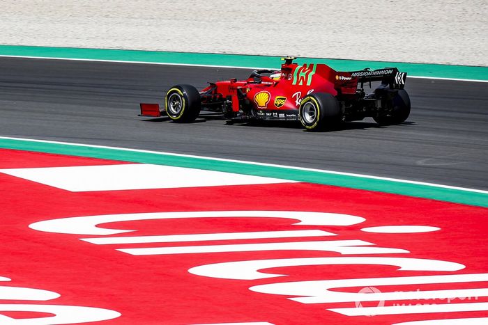 Carlos Sainz Jr., Ferrari SF21