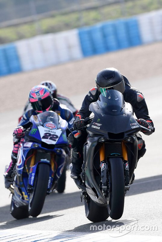 Lewis Hamilton probando la Yamaha Superbike