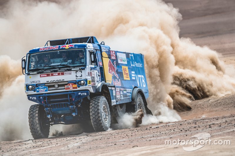 #500 Team Kamaz Master: Eduard Nikolaev, Evgeny Yakovlev, Vladimir Rybakov