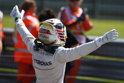 Il vincitore della gara Lewis Hamilton, Mercedes AMG F1 W07