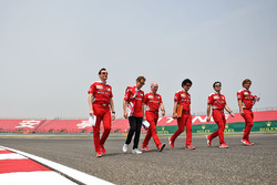 Себастьян Феттель, Ferrari изучает трассу с командой
