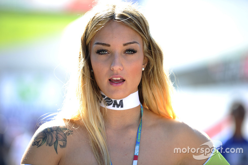 Lovely grid girl