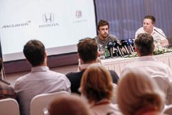 Zak Brown Director Ejecutivo de McLaren Technology Group, anuncia un acuerdo con Fernando Alonso par