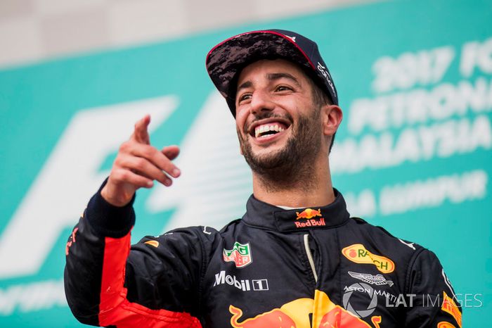 El tercero clasificado, Daniel Ricciardo, Red Bull Racing.