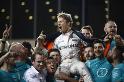 Nico Rosberg, Mercedes AMG F1 fête son premier titre de Champion du monde