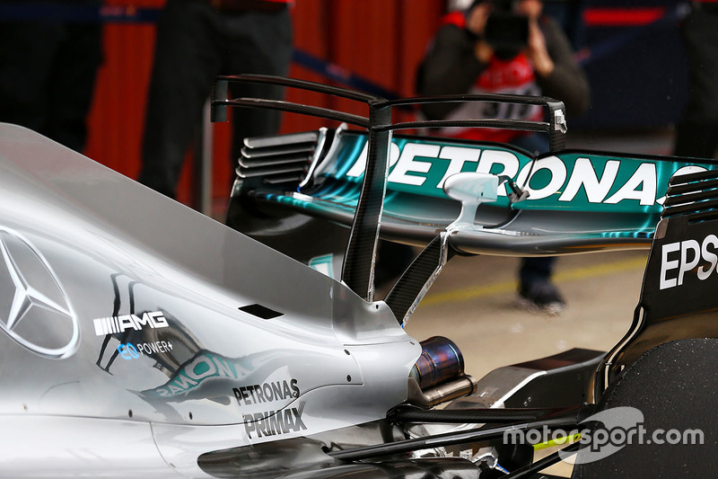 Lewis Hamilton, Mercedes AMG F1 W08, T-wing