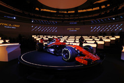 McLaren MCL32 tanıtılıyor