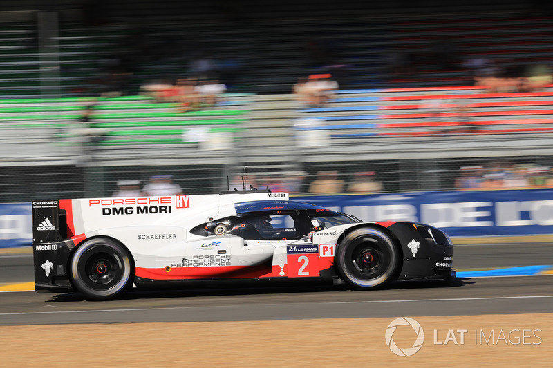 #2 Porsche Team Porsche 919 Hybrid: Timo Bernhard, Earl Bamber, Brendon Hartley