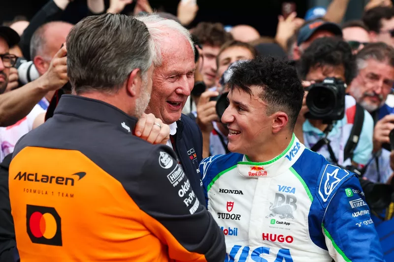 Isack Hadjar, Racing Bulls, Zak Brown, McLaren