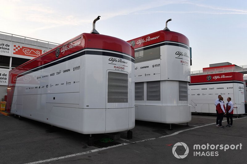 Alfa Romeo Racing trucks