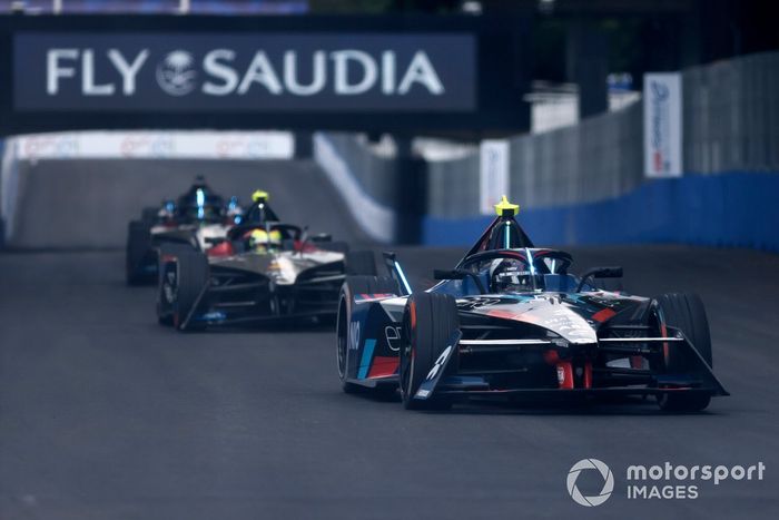 Sergio Sette Camara, NIO 333 FE Team, NIO 333 ER9