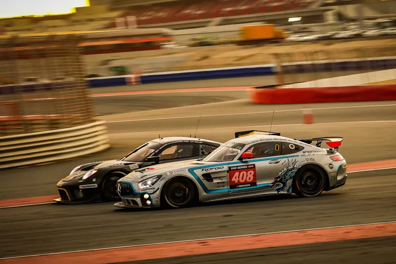 #408 ROFGO con Dragon Racing Mercedes-AMG GT4: Roald Goethe, Oliver Goethe, Benjamin Goethe, Stuart Hall, Jordan Grogor