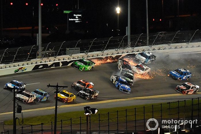 El Big One: Tyler Reddick, Richard Childress Racing, Chevrolet Camaro, Kyle Busch, Joe Gibbs Racing, Toyota Camry, Kurt Busch, Chip Ganassi Racing, Chevrolet Camaro, Erik Jones, Joe Gibbs Racing, Toyota Camry, Ryan Preece, JTG Daugherty Racing, Chevrolet Camaro, Ricky Stenhouse Jr., JTG Daugherty Racing, Chevrolet Camaro, Ryan Newman, Roush Fenway Racing, Ford Mustang, Austin Dillon, Richard Childress Racing, Chevrolet Camaro, Michael McDowell, Front Row Motorsports, Ford Mustang