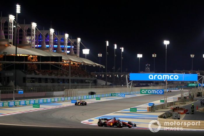 Charles Leclerc, Ferrari F1-75, Max Verstappen, Red Bull Racing RB18