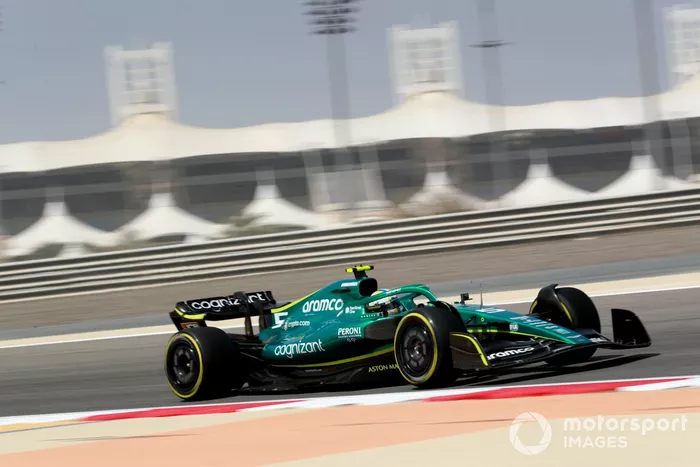 Sebastian Vettel, Aston Martin AMR22

