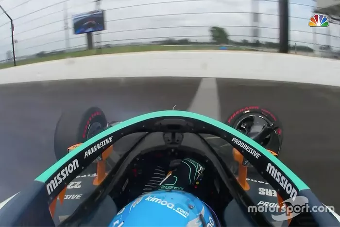 Fernando Alonso, Arrow McLaren SP Chevrolet, incidente