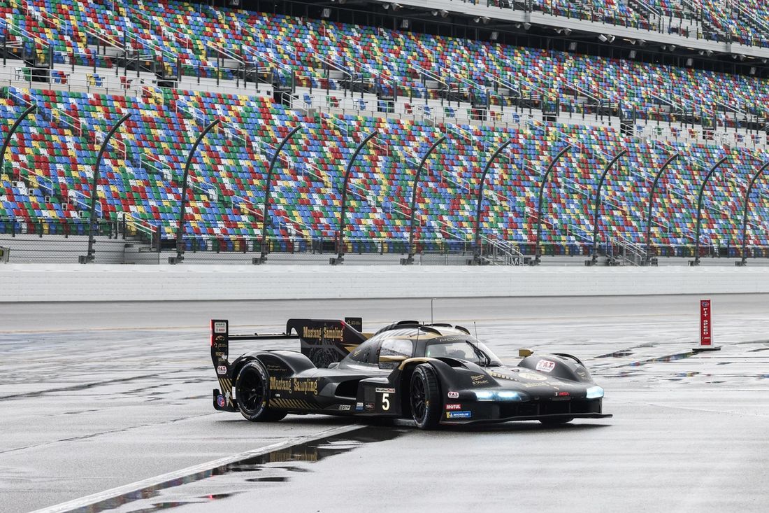 #5 Proton Competition Porsche 963: Neel Jani, Tristan Vautier, Nico Pino, Julien Andlauer