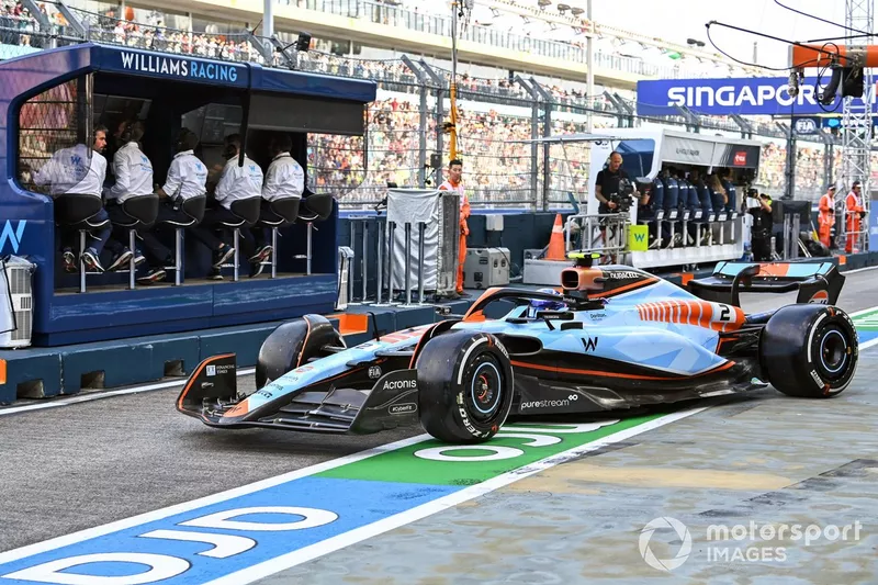 Logan Sargeant, Williams FW45, esce dal garage