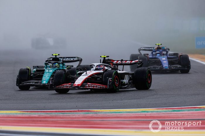 Nico Hulkenberg, Haas VF-23, Fernando Alonso, Aston Martin AMR23, Logan Sargeant, Williams FW45.