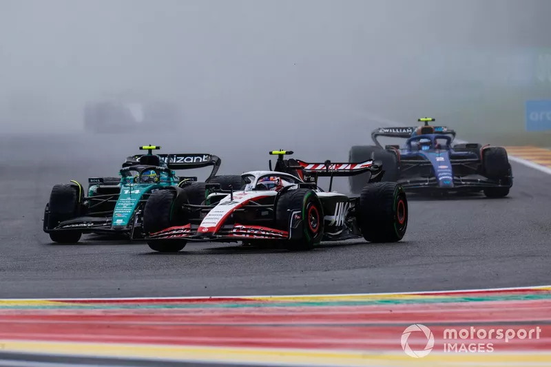 Nico Hulkenberg, Haas VF-23, Fernando Alonso, Aston Martin AMR23, Logan Sargeant, Williams FW45.