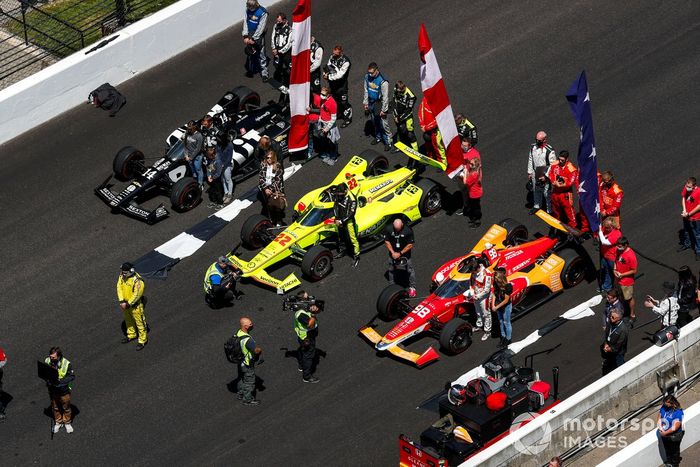 Simon Pagenaud, Team Penske Chevrolet, Marco Andretti, Andretti Herta-Haupert w/Marco & Curb-Agajanian Honda, Sebastien Bourdais, A.J. Foyt Enterprises Chevrolet