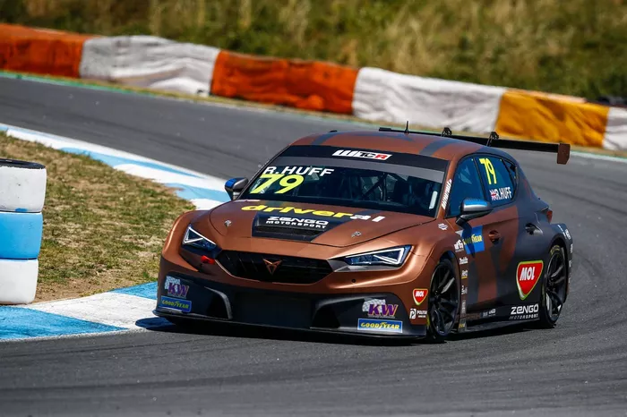 Rob Huff, Zengo Motorsport CUPRA Leon Competición