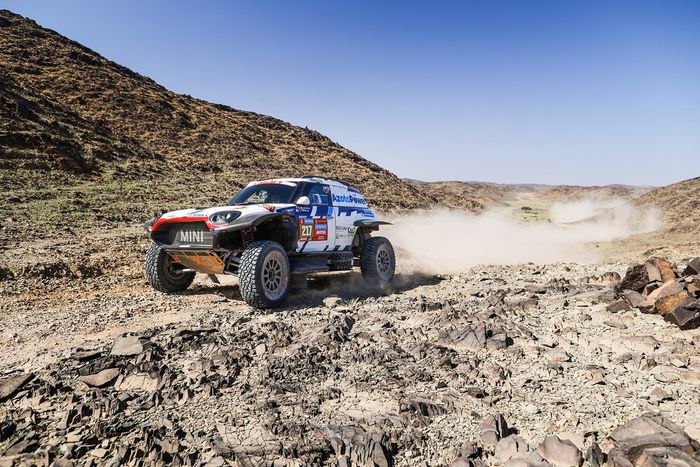 #217 X-raid Mini JCW Team Mini John Cooper Works Rally Plus: Krzysztof Hołowczyc, Łukasz Kurzeja