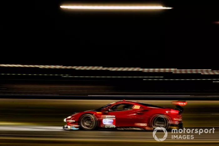 #62 Risi Competizione Ferrari 488 GTE, GTLM: Daniel Serra, James Calado