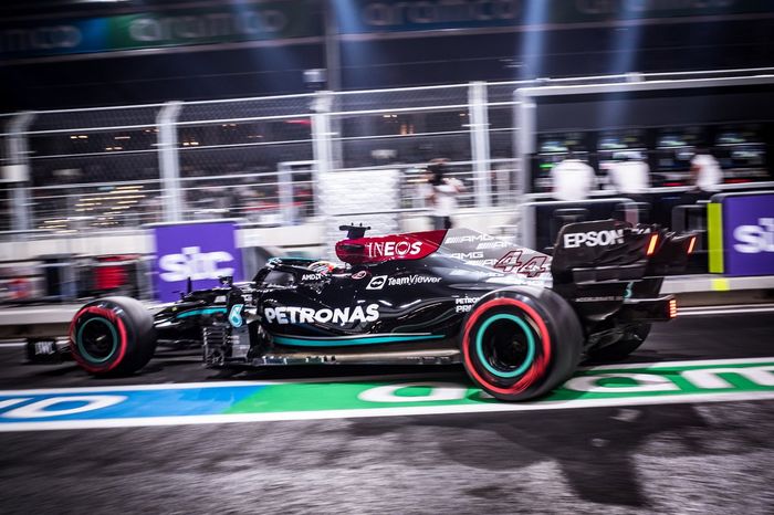 Lewis Hamilton, Mercedes W12