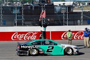 Race winner Brad Keselowski, Team Penske, Ford Mustang