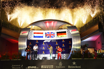 Podyum: 2. Max Verstappen, Red Bull Racing, Yarış galibi Lewis Hamilton, Mercedes AMG F1 ve 3. Sebastian Vettel, Ferrari