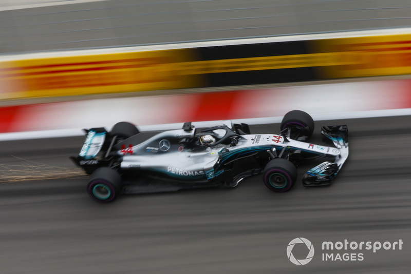 <img src="https://cdn-1.motorsport.com/static/custom/car-thumbs/F1_2018/TESTS/mercedes.png" alt="" width="250" /> Mercedes