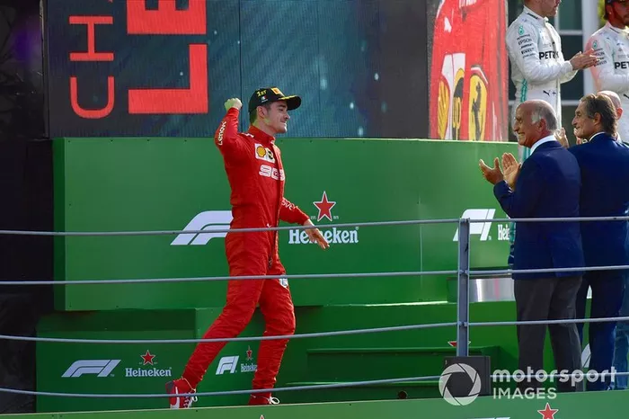 Podio: ganador de la carrera Charles Leclerc, Ferrari