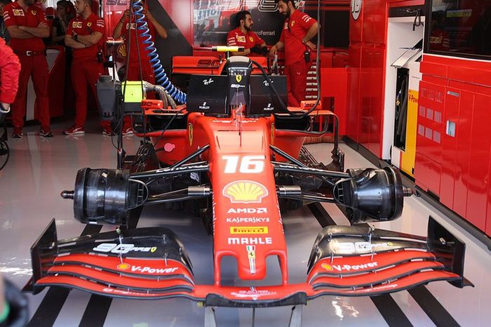 Detalle delantero del Ferrari SF90