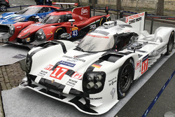 Машины Porsche 919 Hybrid, RGR Sport by Morand Ligier JS P2 и Ford GT в Париже
