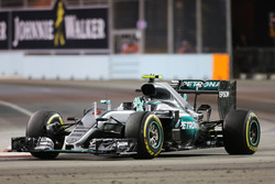 Race winner Nico Rosberg, Mercedes AMG F1 W07 Hybrid celebrates at the end of the race