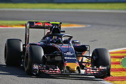 Carlos Sainz Jr., Scuderia Toro Rosso STR11 con la cubierta de la cabina Halo